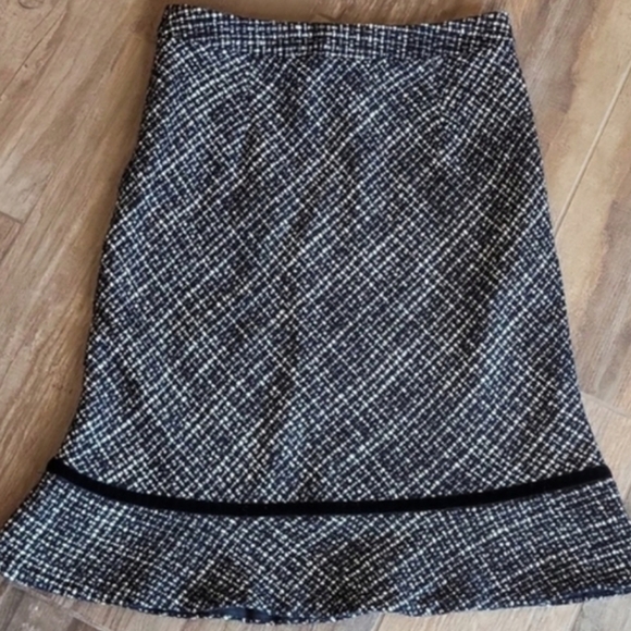 GAP Black & Ivory Fit & Flare Wool Blend Tweed Lined Skirt, Size 2 - Picture 2 of 7